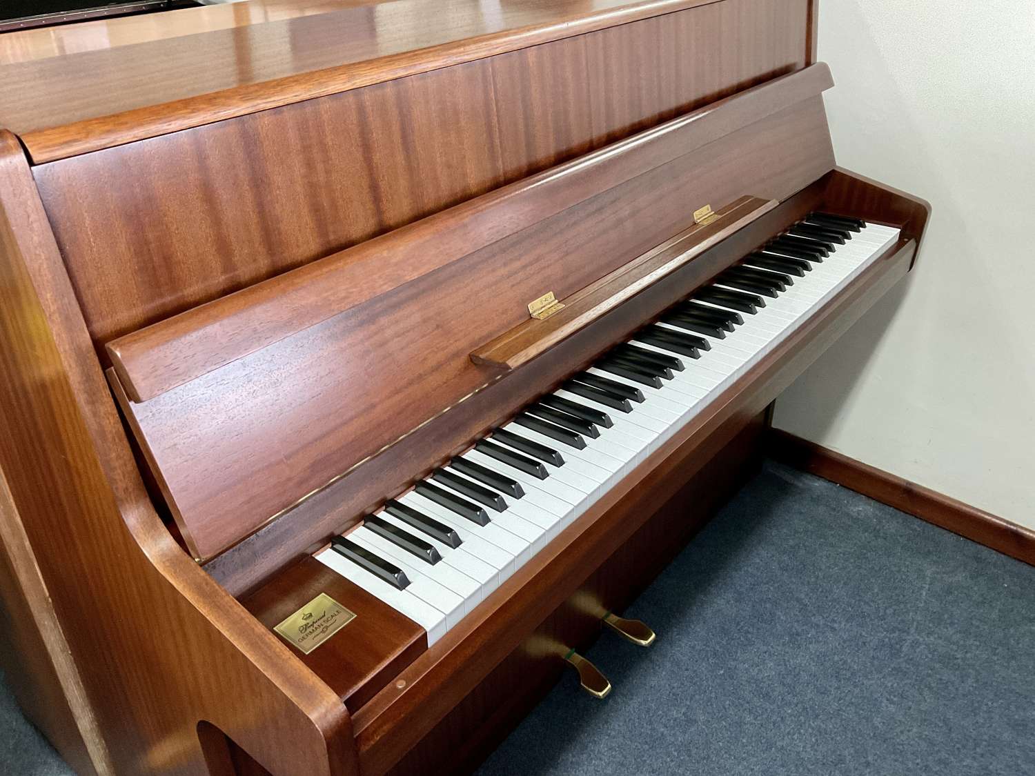 Reid-Sohn upright piano for sale