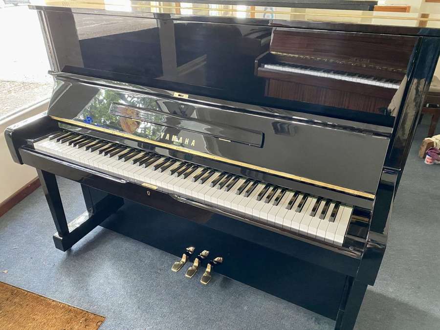 Yamaha U1 piano for sale+stool